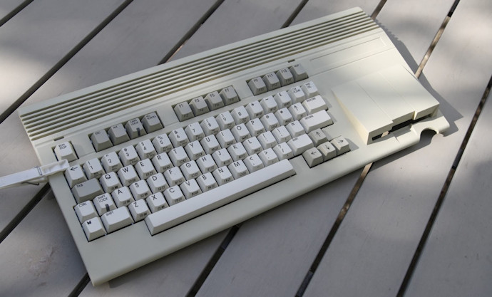 Mega 65 — современная версия так и не вышедшего Commodore 65